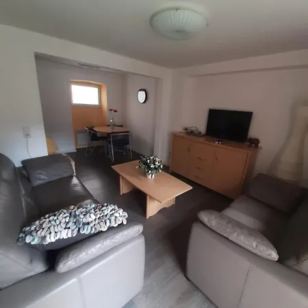 度假居 Haus Corray 摩泽尔河畔的泽尔